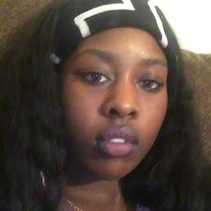 Meet your Posher, Lakia